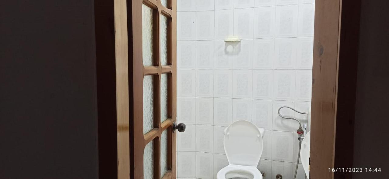 Royal Hostel Tiranë Eksteriør bilde