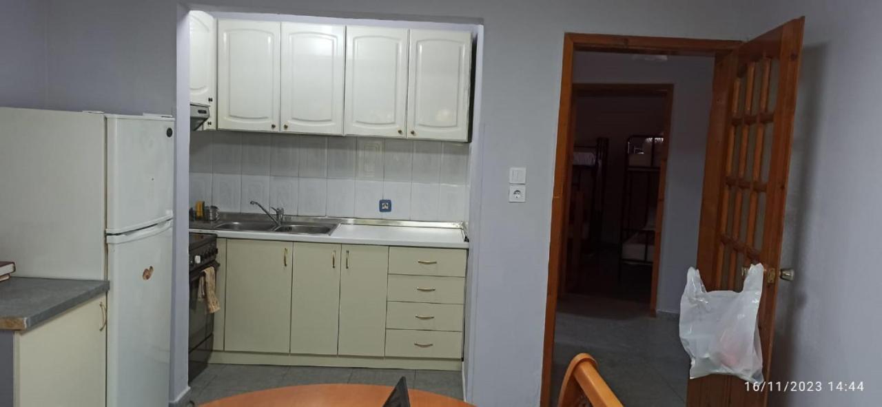 Royal Hostel Tiranë Eksteriør bilde