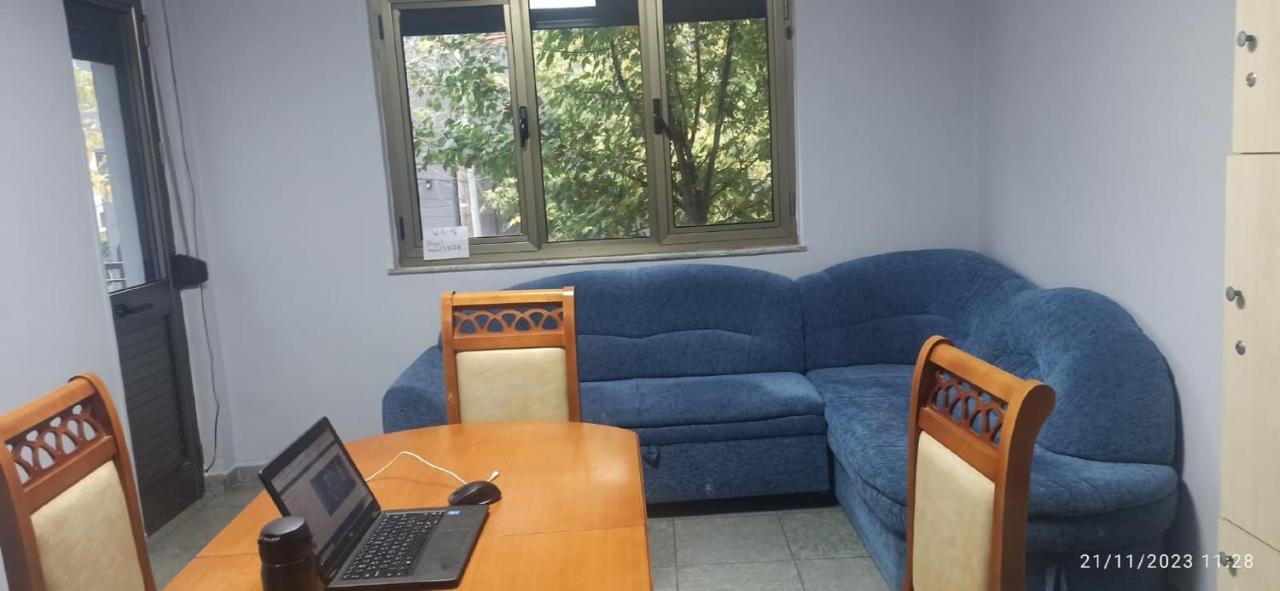 Royal Hostel Tiranë Eksteriør bilde