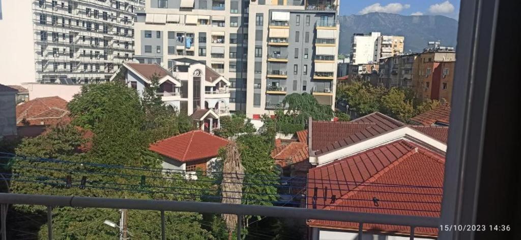 Royal Hostel Tiranë Eksteriør bilde