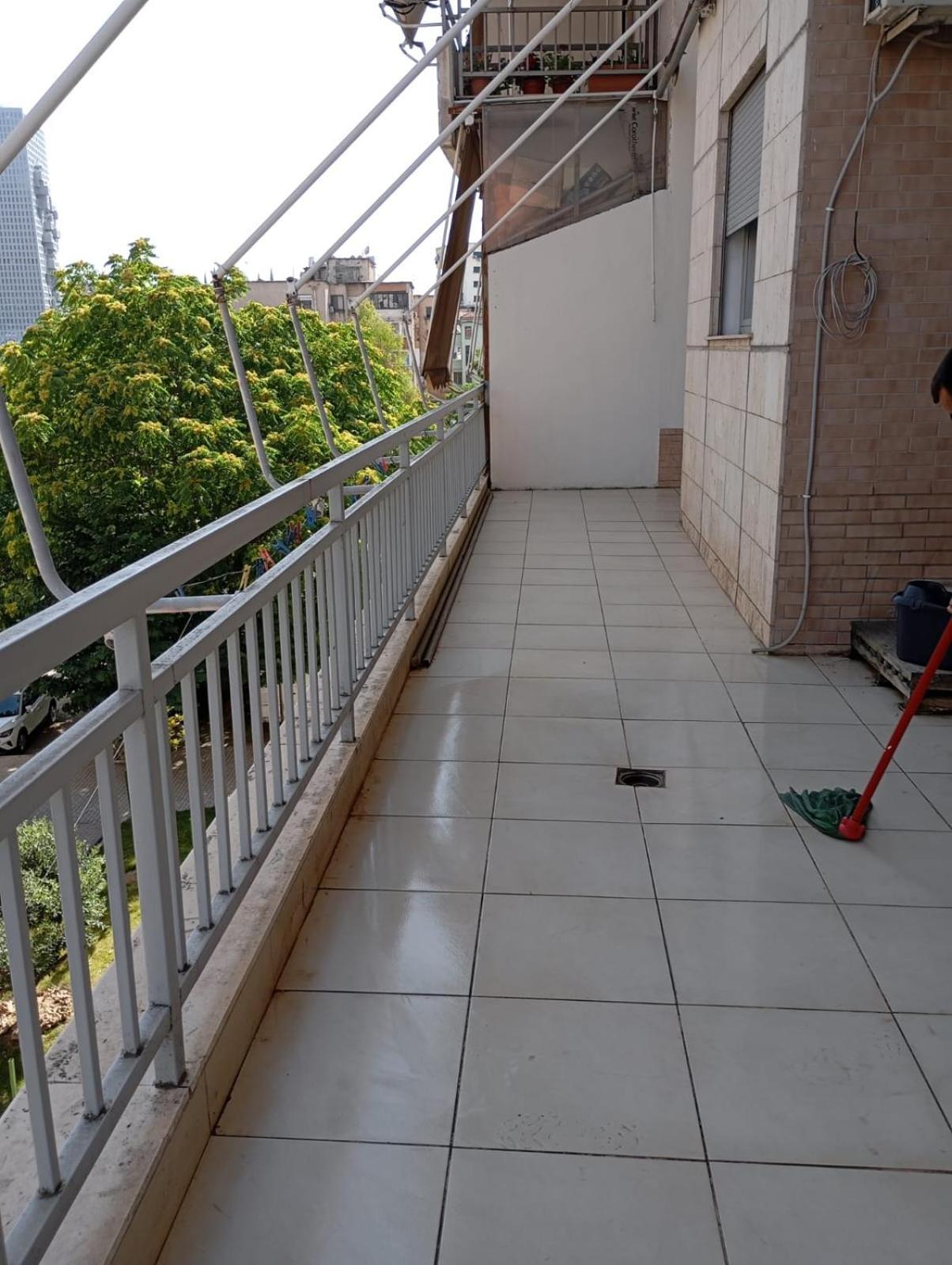 Royal Hostel Tiranë Eksteriør bilde