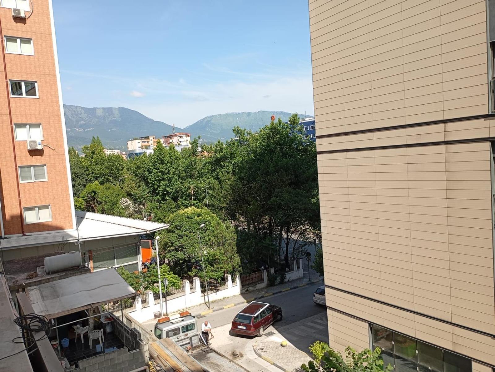 Royal Hostel Tiranë Eksteriør bilde