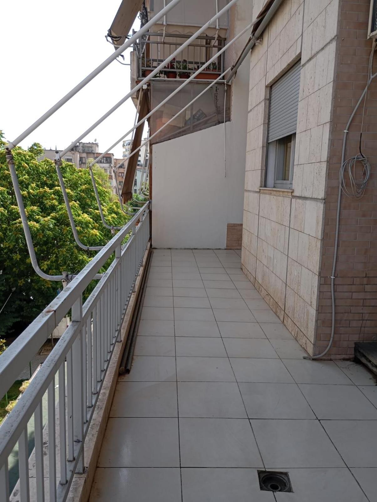 Royal Hostel Tiranë Eksteriør bilde