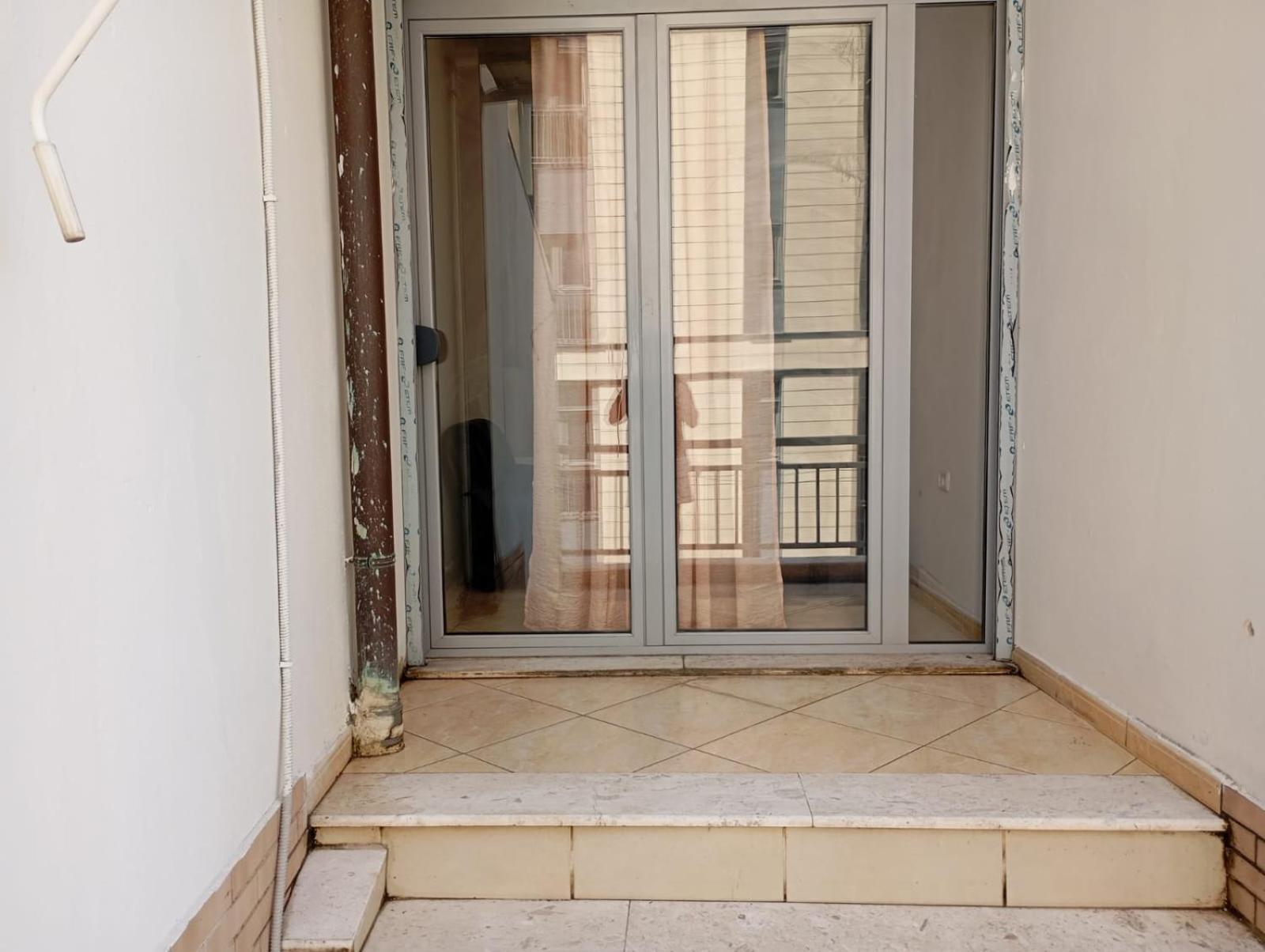 Royal Hostel Tiranë Eksteriør bilde